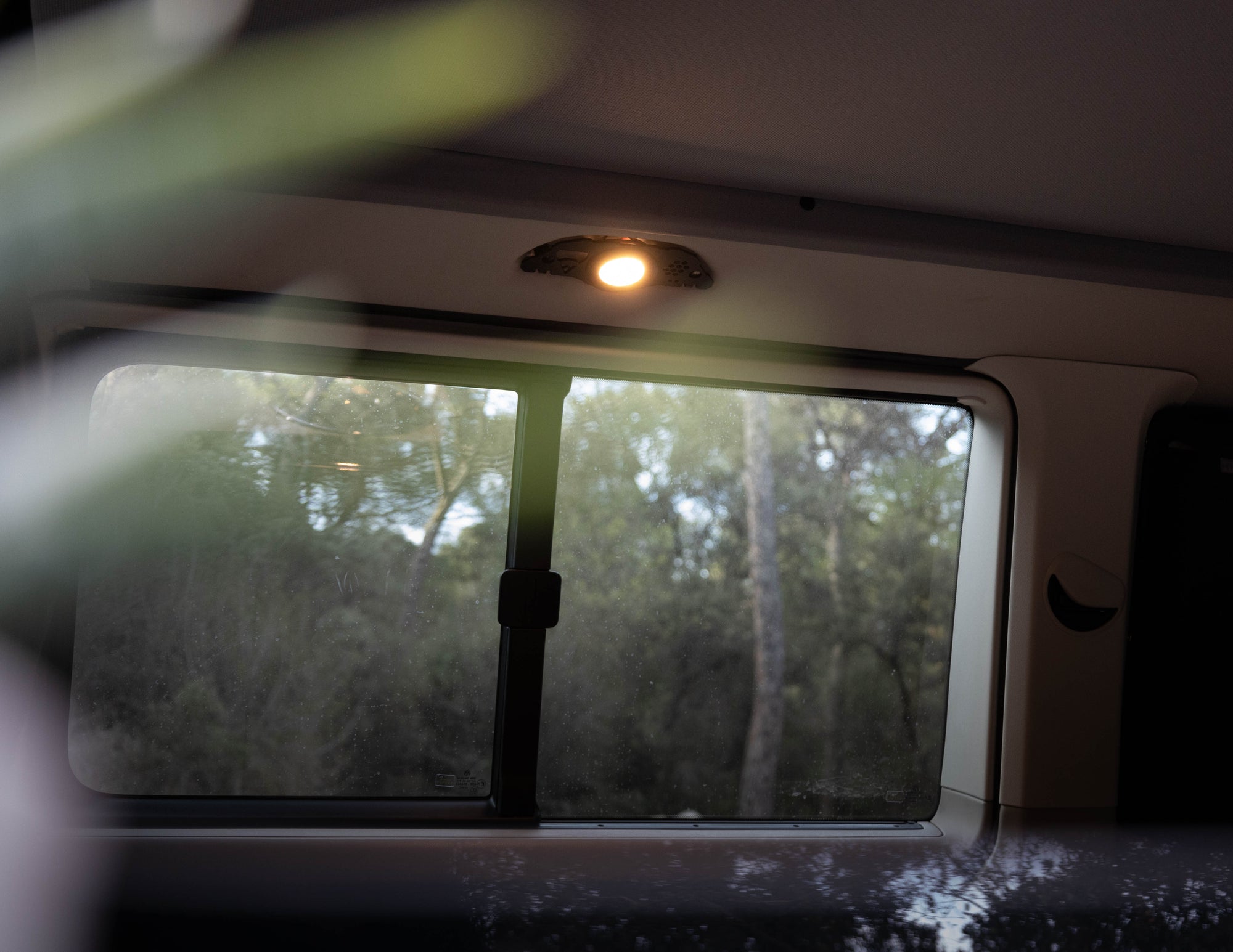 General view of the Lightkarrier with the window so you can get a general idea on how it looks mounted and switched on.