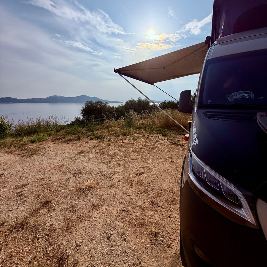 Magnetic awning mount for Thule Fiamma Dometic van awnings without drilling