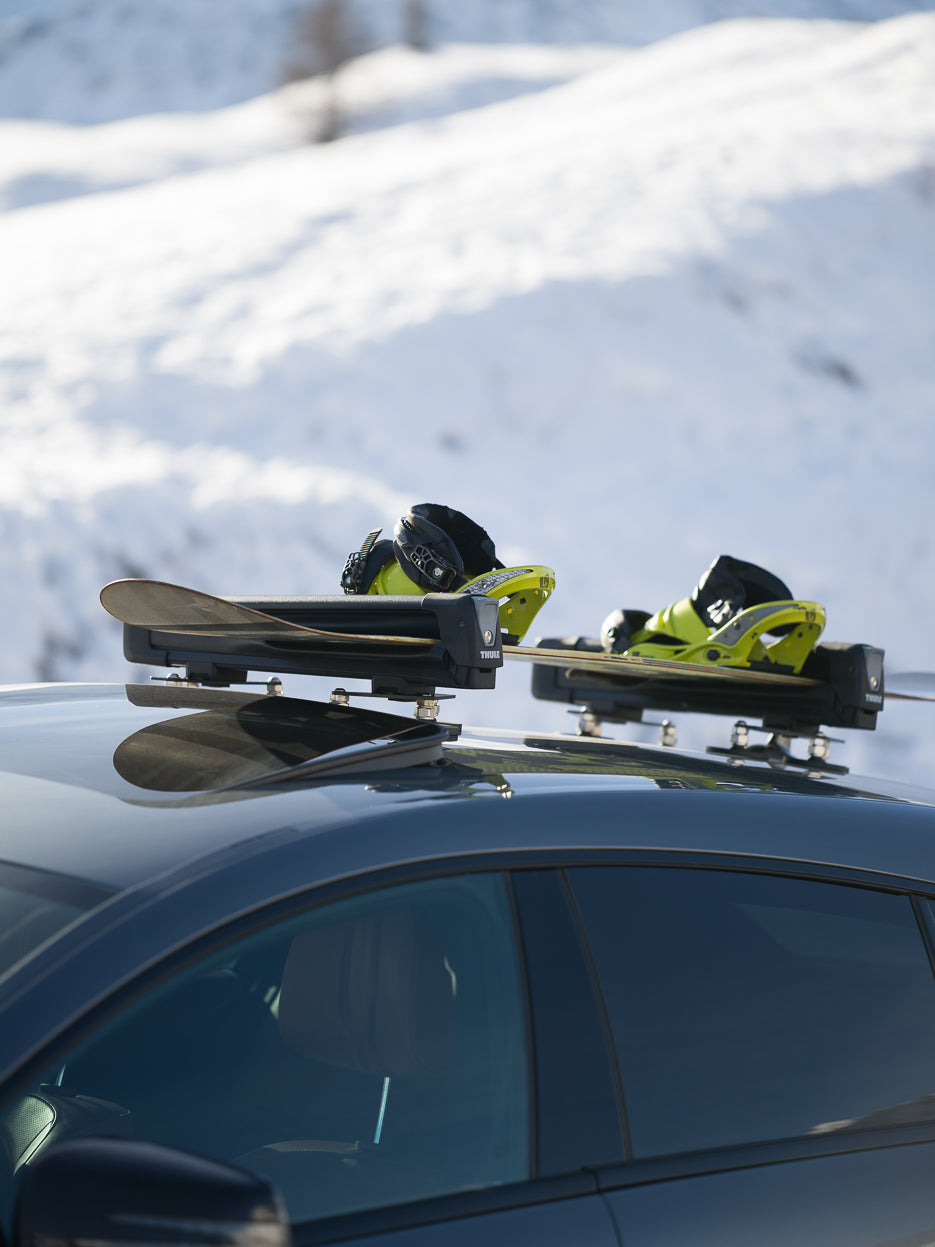 Magnetyczny uchwyt na narty, snowboard i kite do aut i vanów